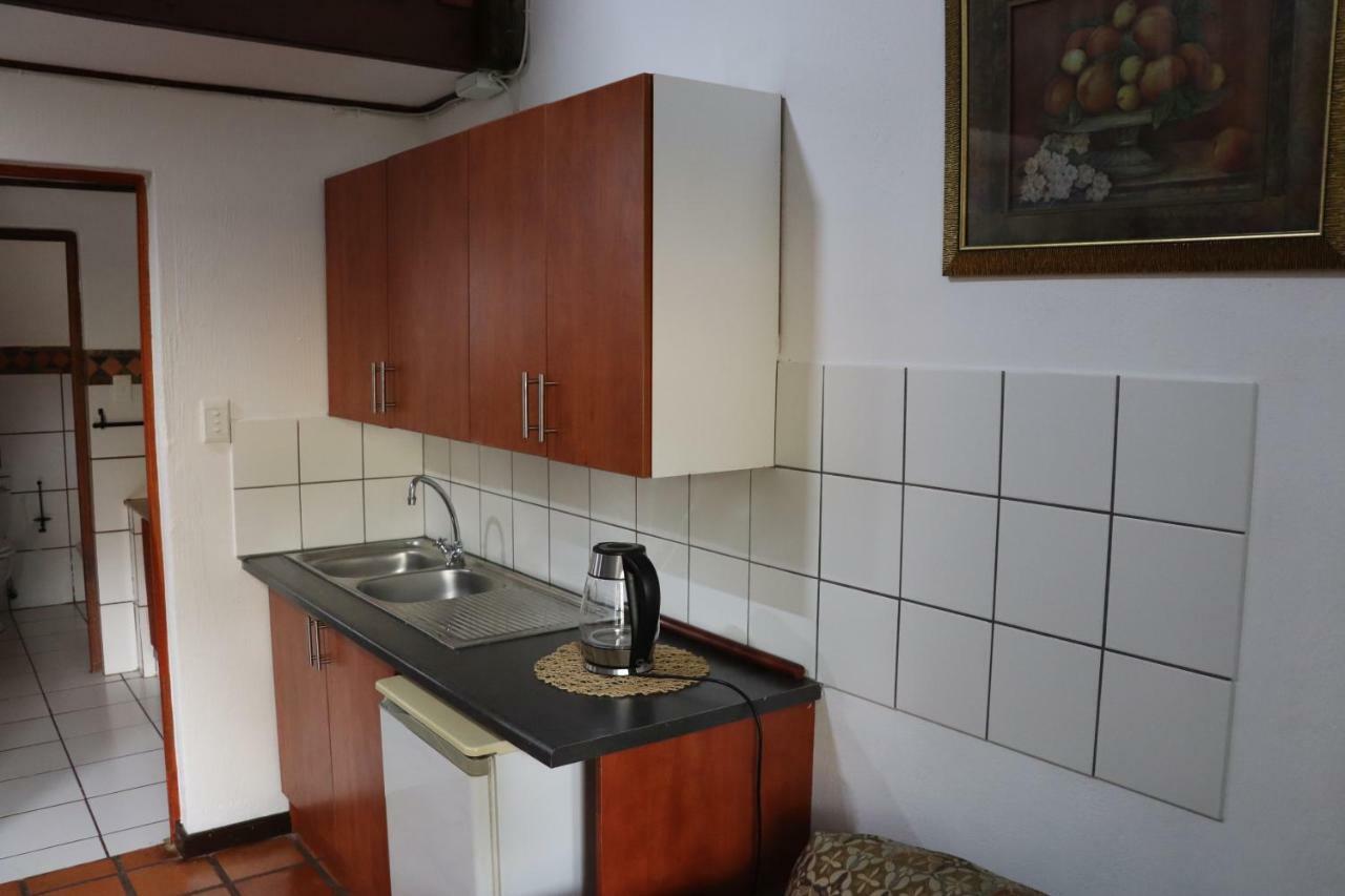 Greenwoods Self-Catering Pretoria-Noord Buitenkant foto